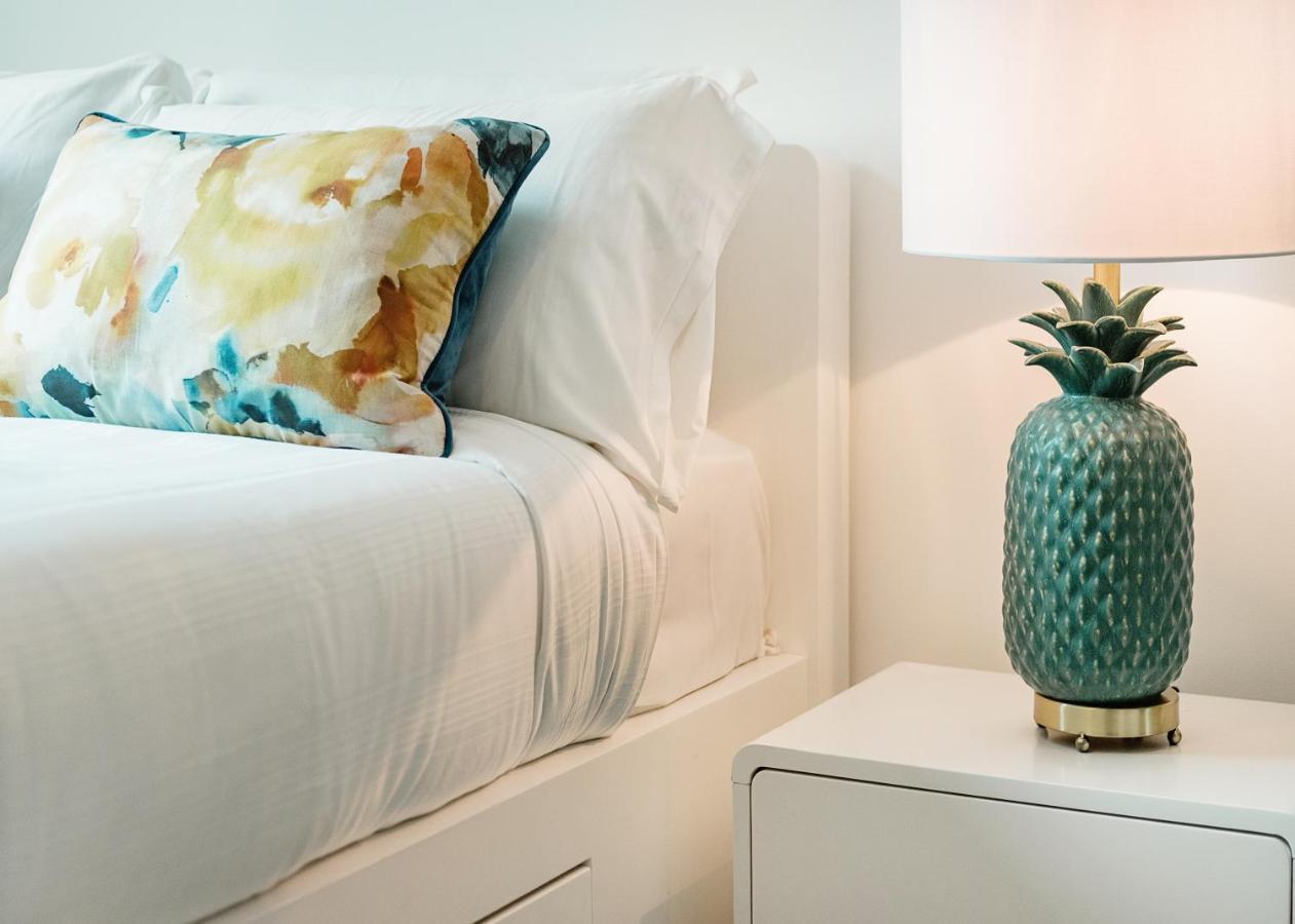 Riverside 2-Bedroom Apartments ロンドン エクステリア 写真