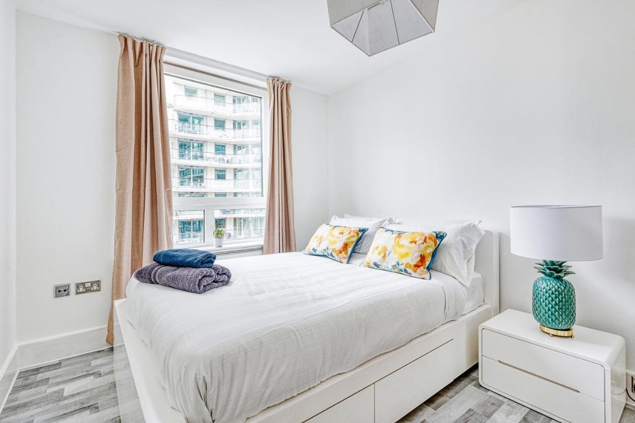 Riverside 2-Bedroom Apartments ロンドン エクステリア 写真