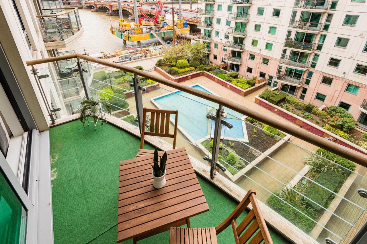 Riverside 2-Bedroom Apartments ロンドン エクステリア 写真