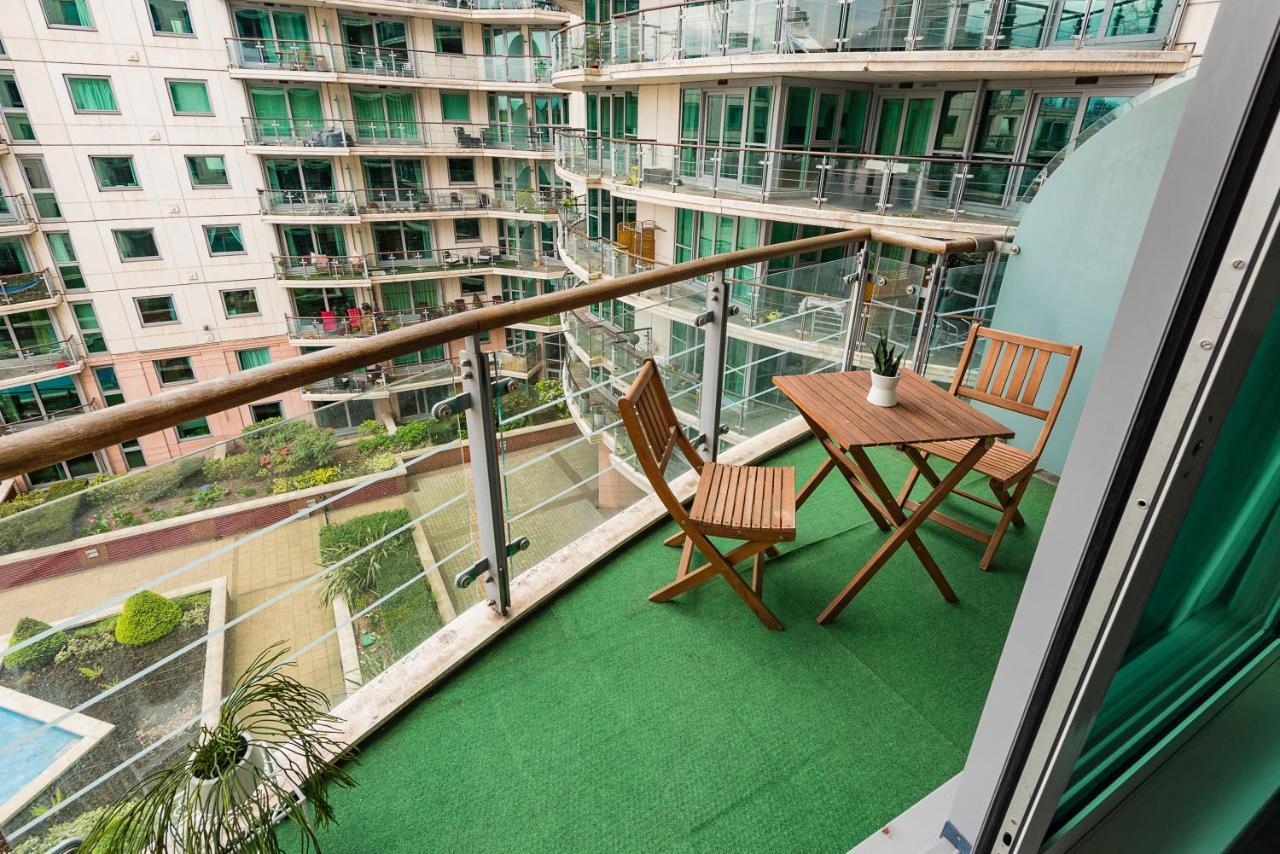 Riverside 2-Bedroom Apartments ロンドン エクステリア 写真