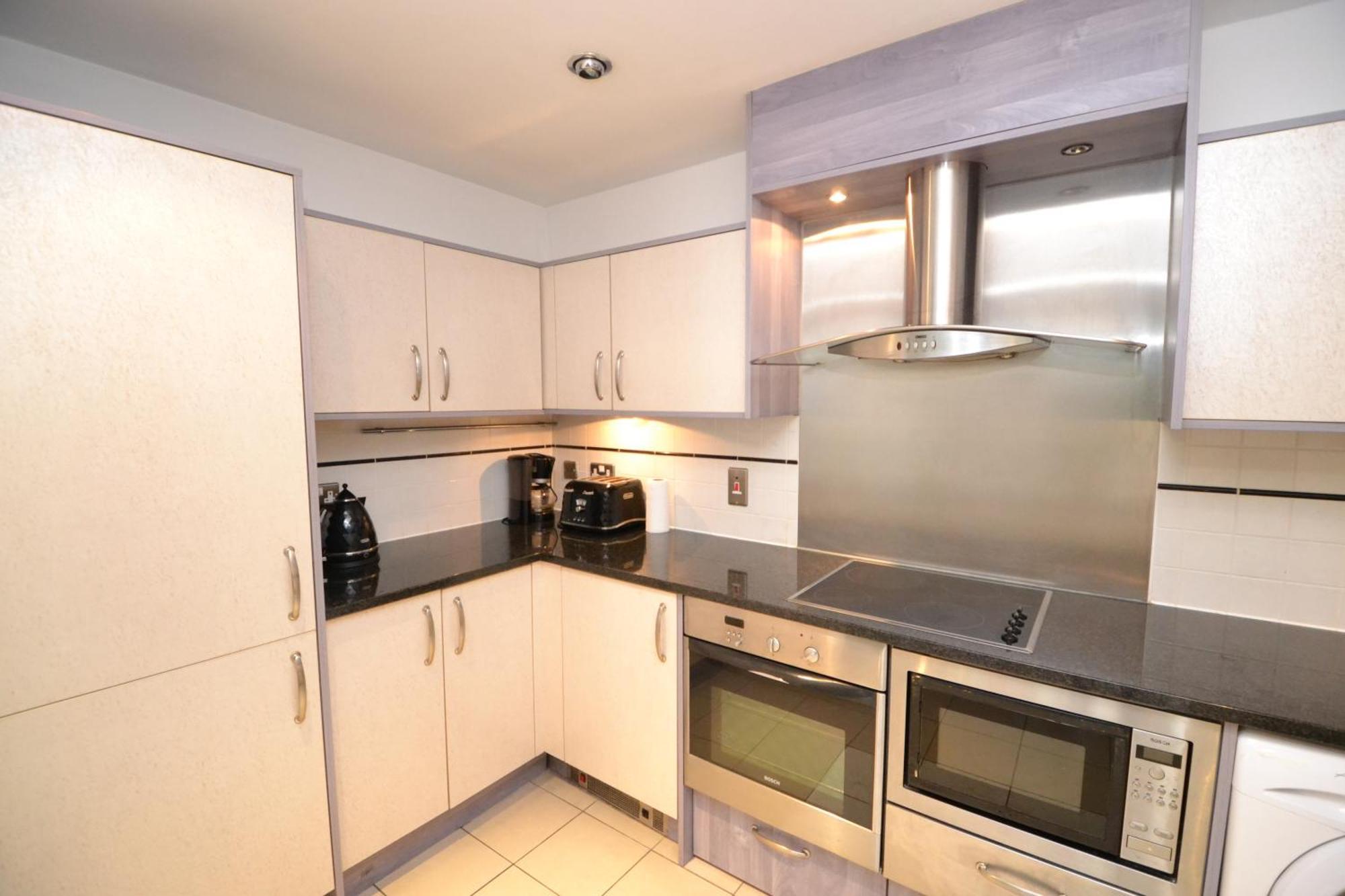 Riverside 2-Bedroom Apartments ロンドン エクステリア 写真