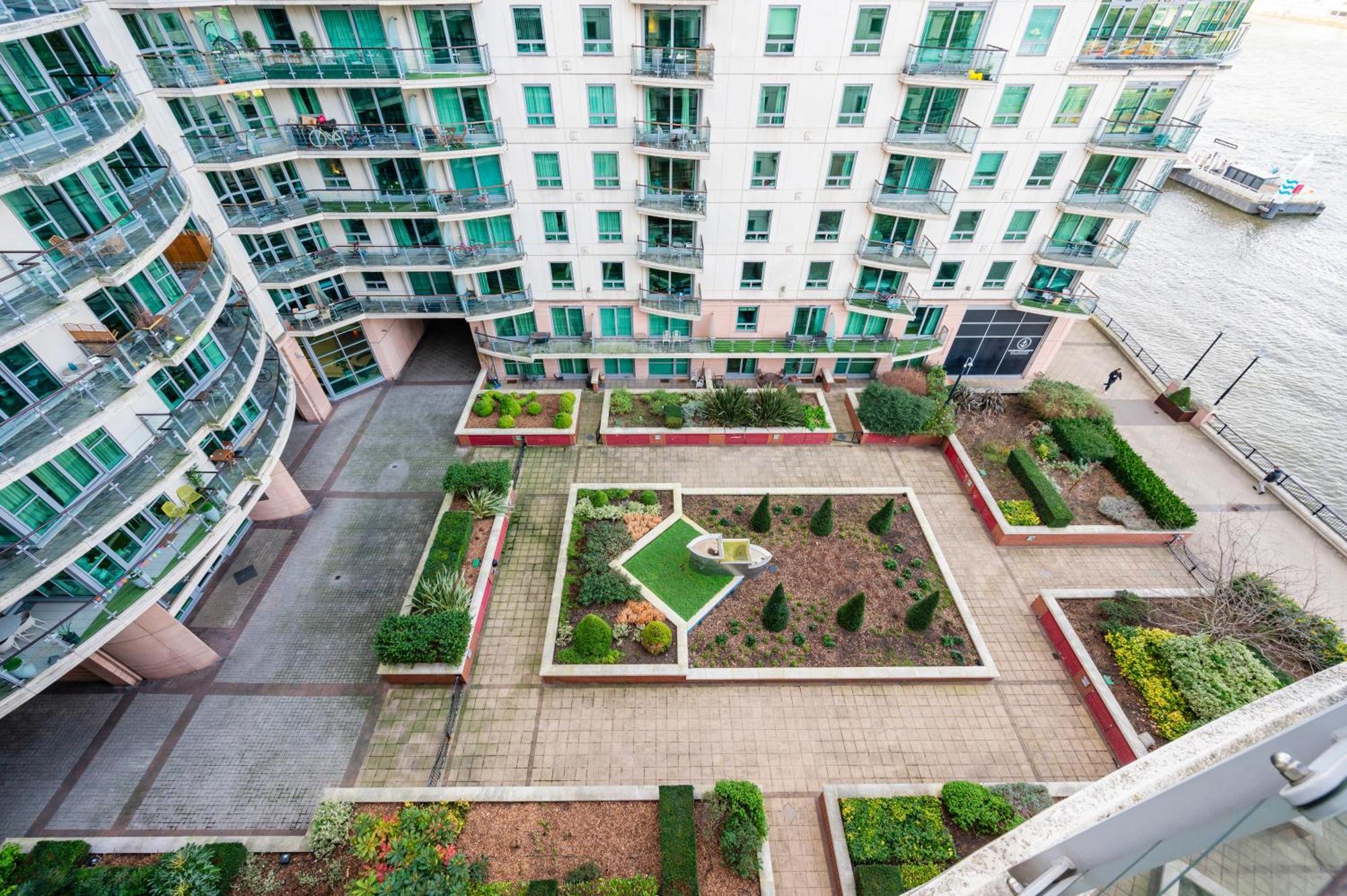 Riverside 2-Bedroom Apartments ロンドン エクステリア 写真
