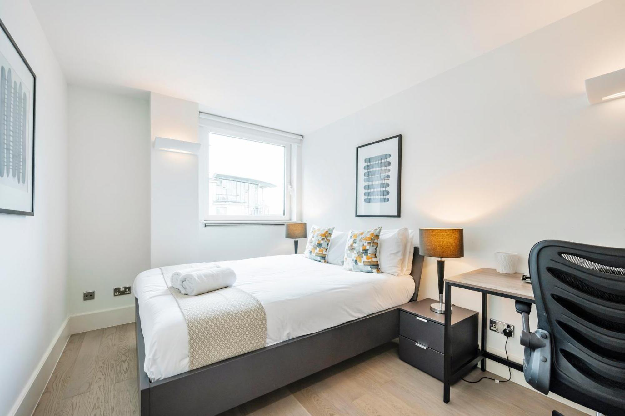 Riverside 2-Bedroom Apartments ロンドン エクステリア 写真