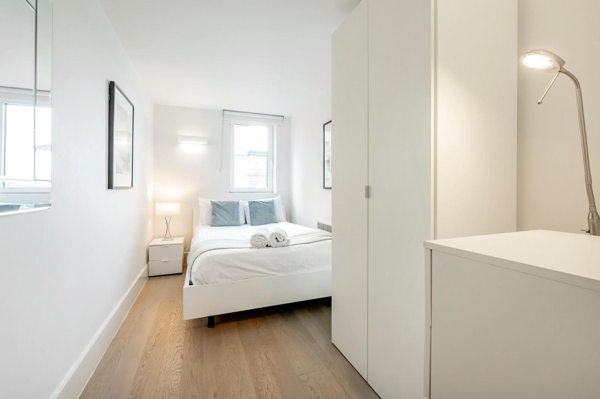 Riverside 2-Bedroom Apartments ロンドン エクステリア 写真