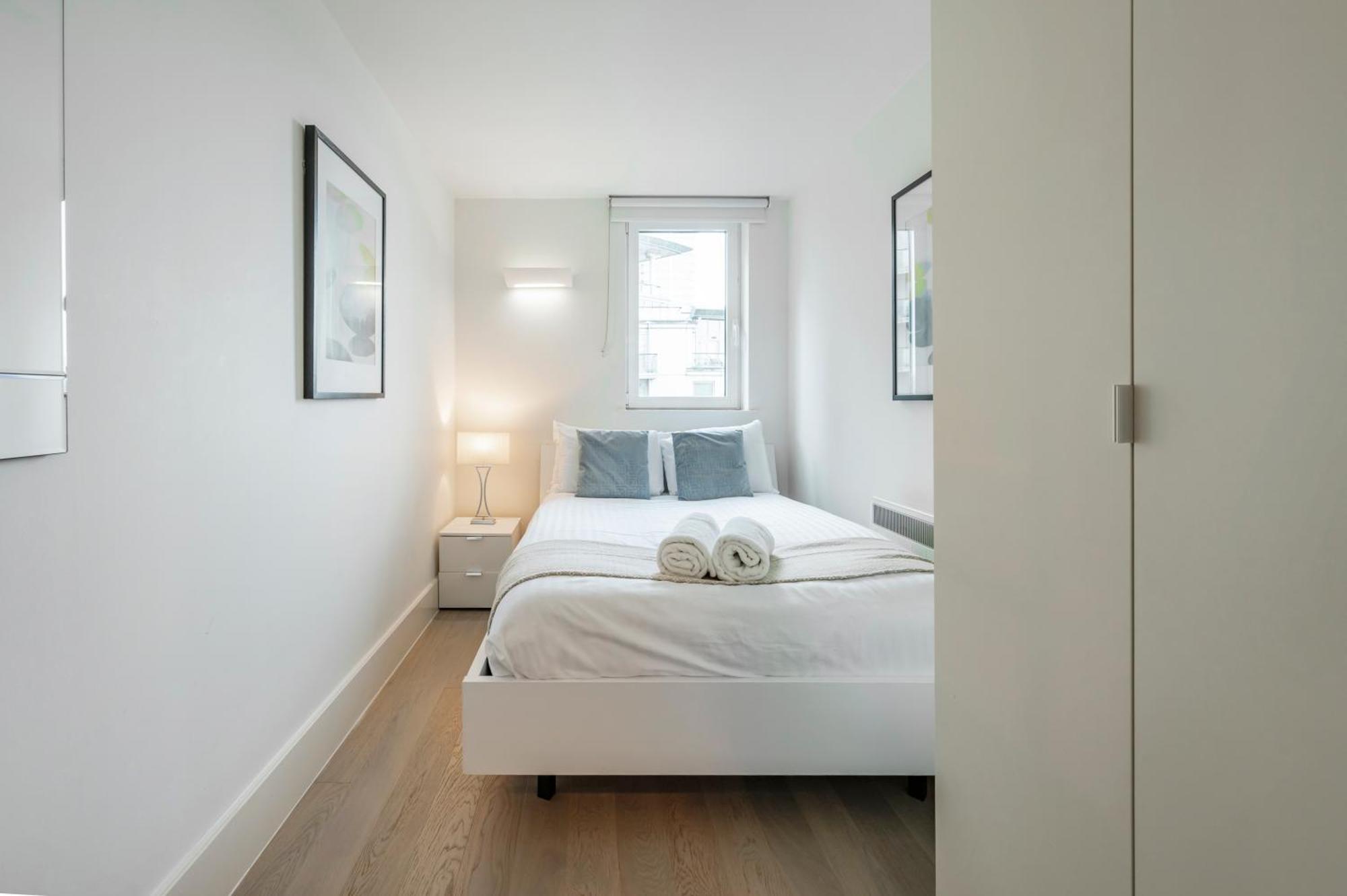 Riverside 2-Bedroom Apartments ロンドン エクステリア 写真