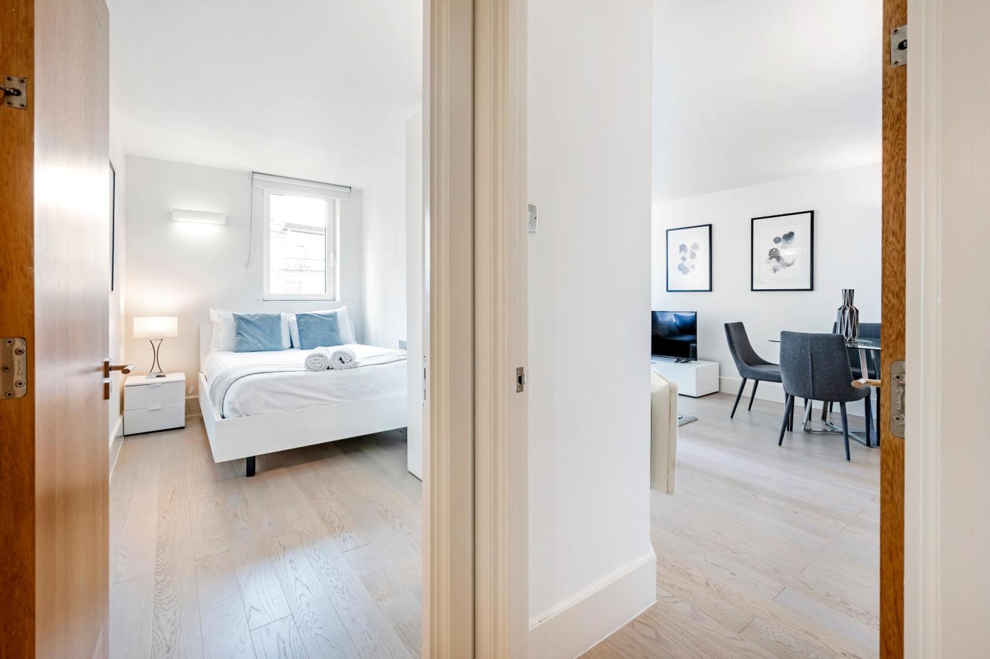 Riverside 2-Bedroom Apartments ロンドン エクステリア 写真